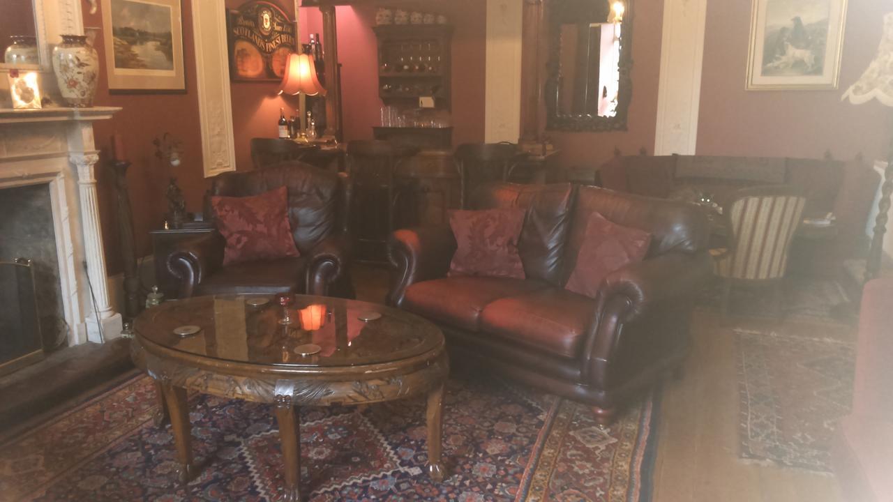 Disblair House Hotel Newmacher ภายนอก รูปภาพ